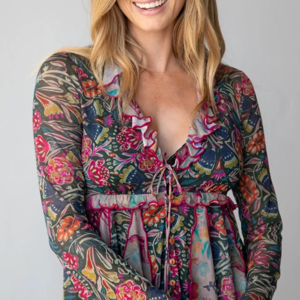 NWT Natural Life Sierra Ruffle Mesh Top